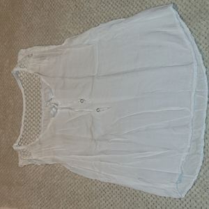 Nwot White tank top with crochet detail